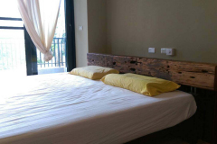 king-size-bed-for-single-or-double-occupancy