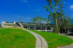 wellness-center-rear-garden